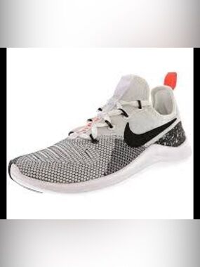 Nike Free TR8 Training Shoes. NWT
